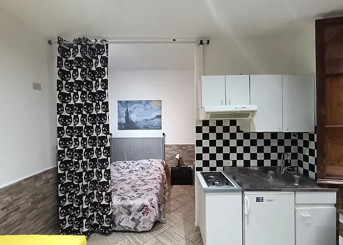 In A Lively Area Apartamento *